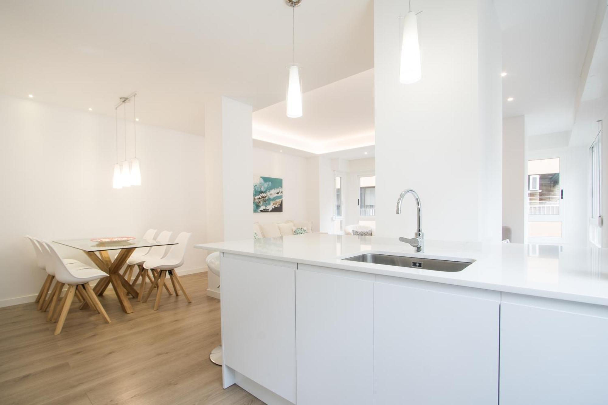 4 Bedroom/3 Baths W/ Ac In Near Beach! Appartement *
