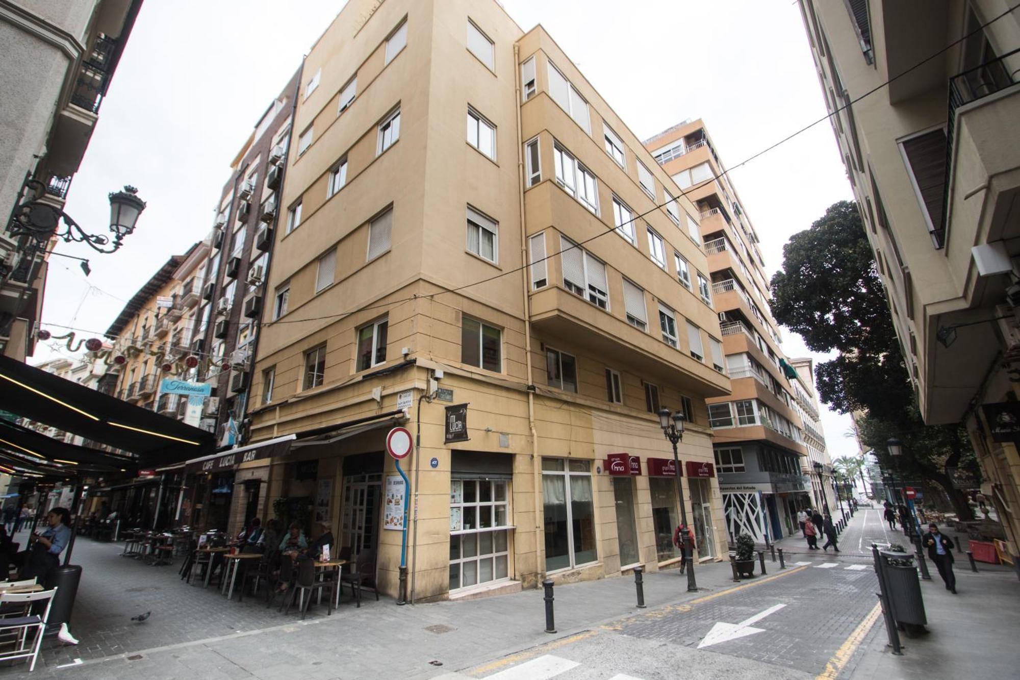 4 Bedroom/3 Baths W/ Ac In Near Beach! Apartament *