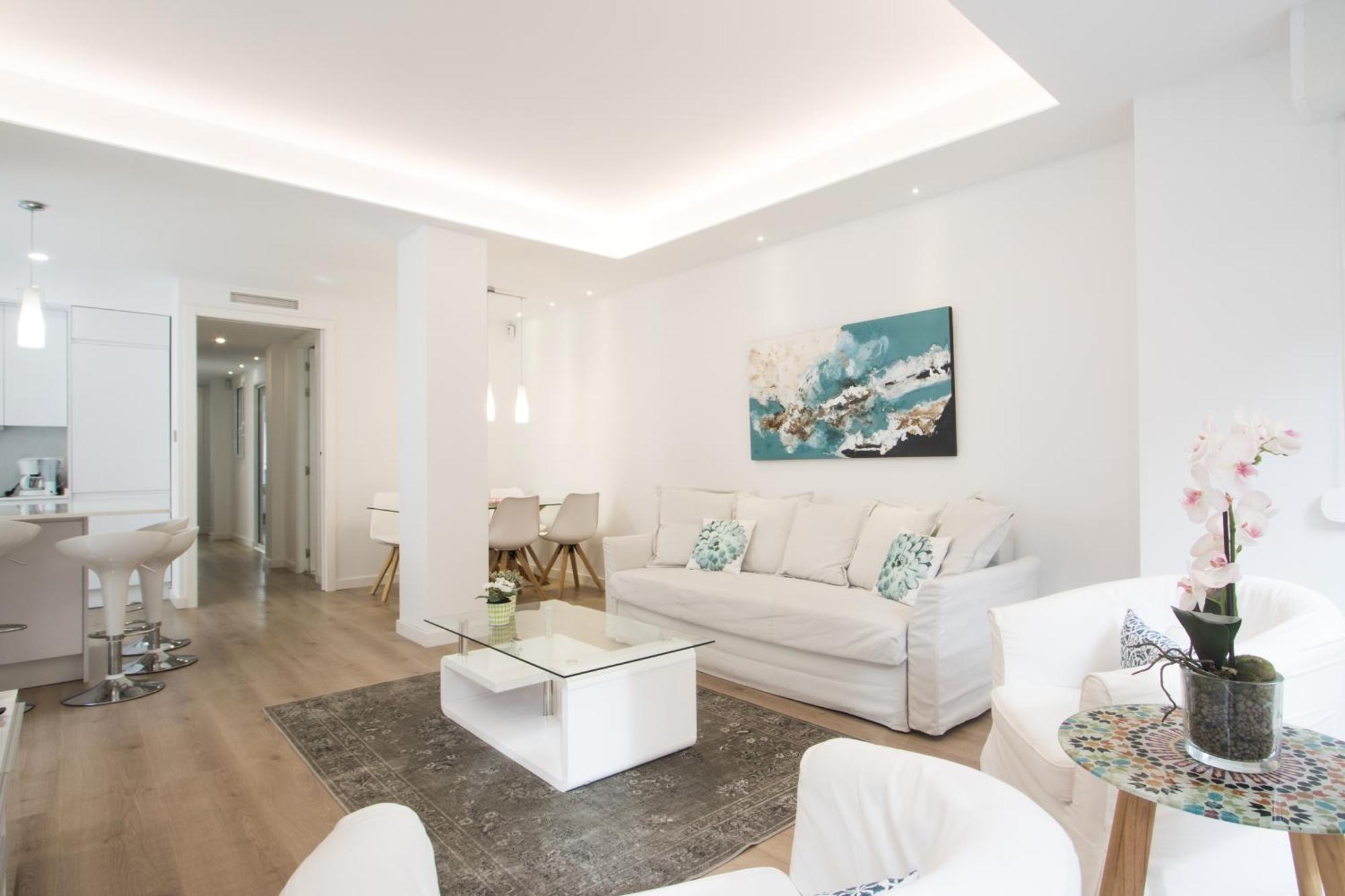 Appartement 4 Bedroom/3 Baths W/ Ac In Near Beach! *