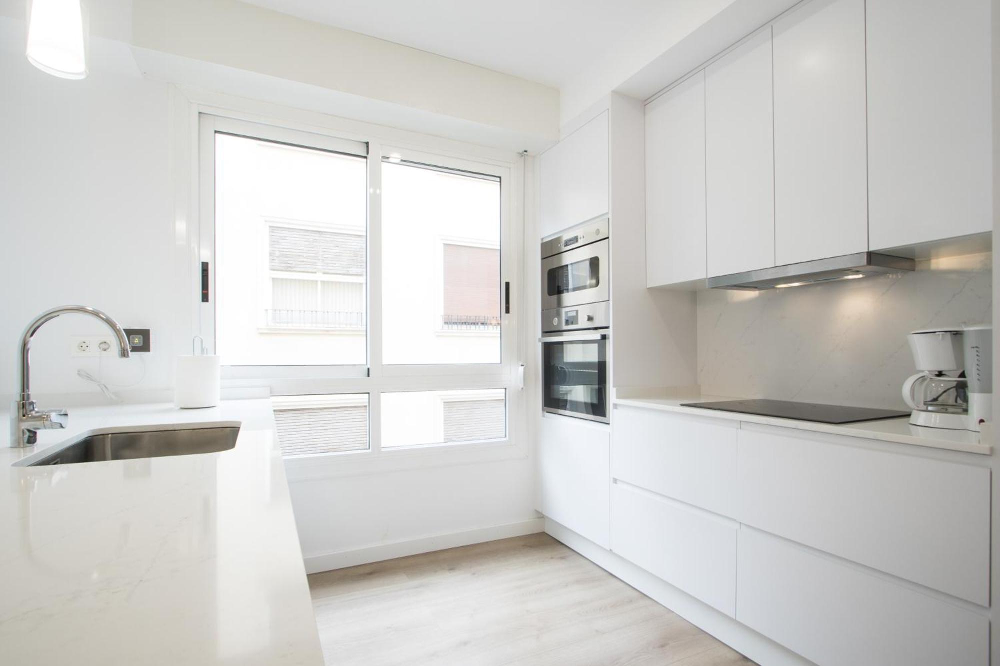 Appartement 4 Bedroom/3 Baths W/ Ac In Near Beach! *