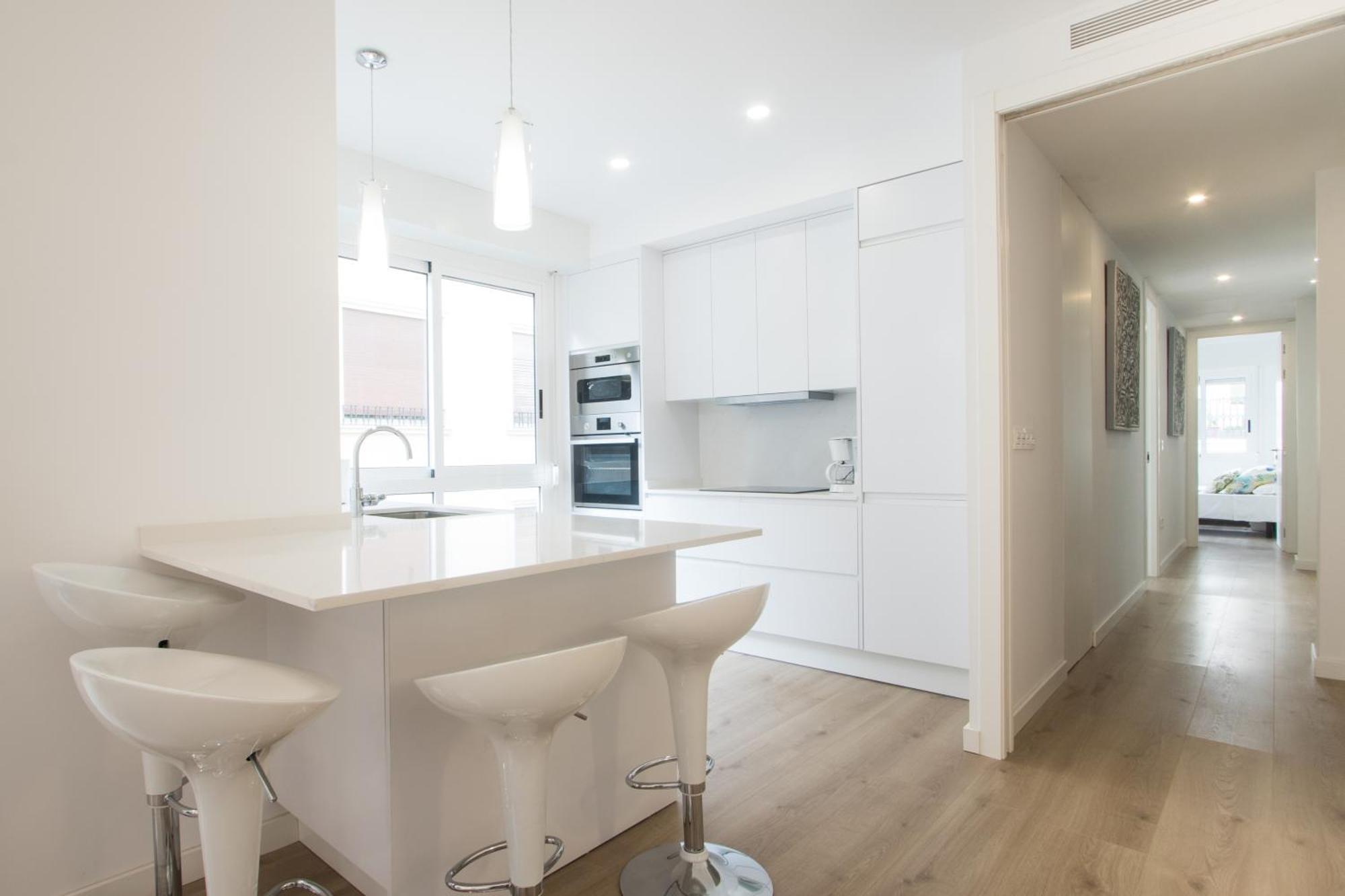 4 Bedroom/3 Baths W/ Ac In Near Beach! Appartement